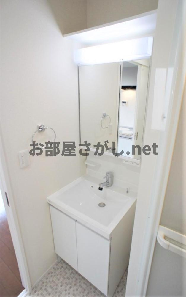 【8万円台で住める築浅駅近物件】La　Primavera　ラ・プリマヴェーラの洗面所|忙しい朝には欠かせない洗面所です