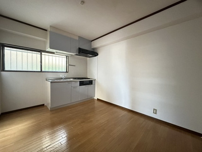 【居間・リビング】 | サン・ヒル5 | ダイニングキッチン6帖☆広めのキッチンスペースで毎日楽しくお料理もできますね！