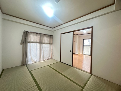 【和室】 | サン・ヒル5 | 東向き和室6帖☆バルコニーに繋がるお部屋です！赤ちゃんのごろごろやハイハイはやっぱり和室がよかったりします♪