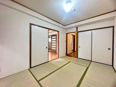 【和室】 | サン・ヒル5 | 東向き和室6帖☆押入れがあります♪寝具をすっきり収納できるので和室は寝室にもオススメ☆
