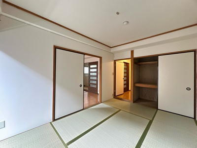 【和室】 | サン・ヒル5 | 東向き和室6帖☆押入れがあります♪寝具をすっきり収納できるので和室は寝室にもオススメ☆