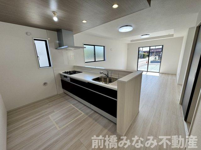 北群馬郡吉岡町大久保9期　３号棟(全３棟)　アーバンスタイル　新築建売分譲のキッチン|きれいなキッチンです