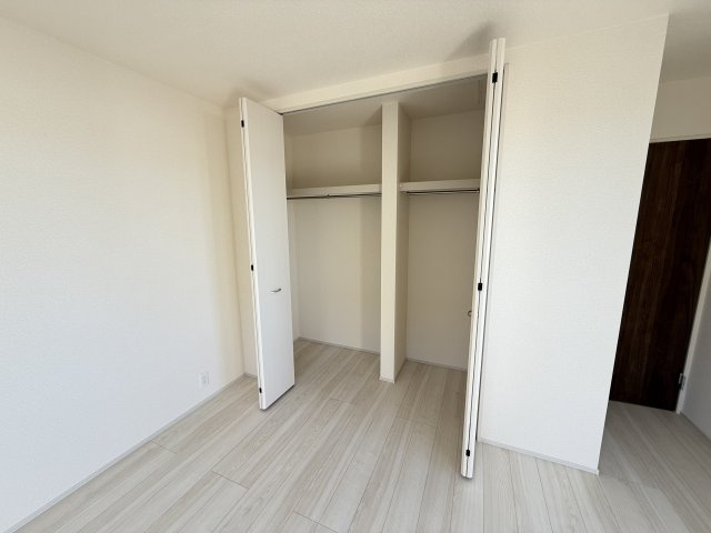リーブルガーデンＳ前橋市大利根町第７　2号棟の収納|２階：洋室1収納です