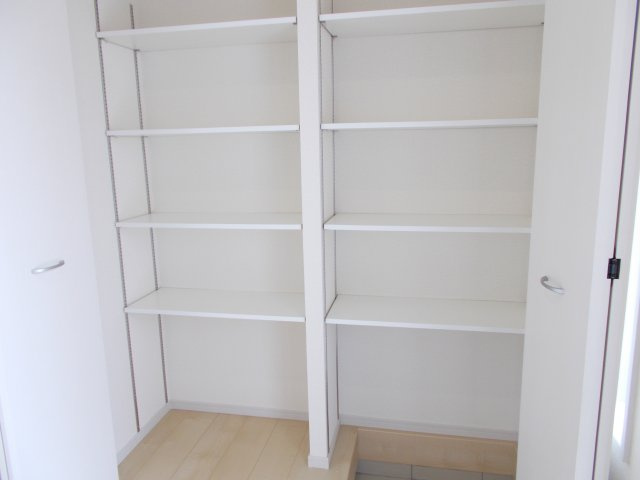 リーブルガーデンＳ前橋市大利根町第７　2号棟の収納|玄関収納は沢山の靴が収納できて玄関もすっきり片付きます！