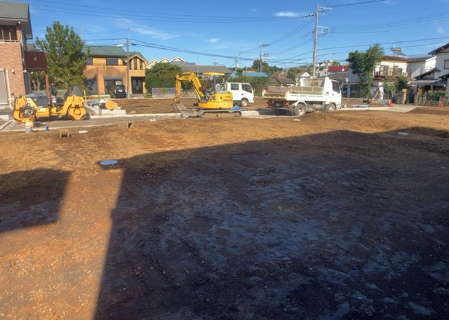 【外観】 | 人が暮らすうえで日光は大切な要素となります。日当たりの良さは譲れないポイントですね。併せて近くに大きな建築物の建築予定がないか、あるいはそれが可能な土地が近くにないか事前に確認することもお勧めします。