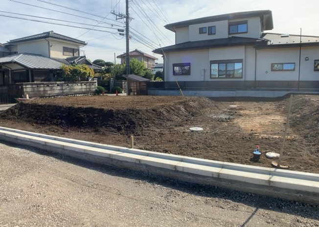 【外観】 | 土地の面積＝住宅面積ではありません。建ぺい率の問題などで、土地のある場所によって住宅を建てられる面積は限られています。高さもしかり、「土地」という言葉の中には、建築条件も含まれると考えておきましょう。