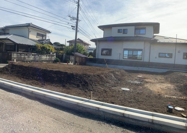 【外観】 | 人が暮らすうえで日光は大切な要素となります。日当たりの良さは譲れないポイントですね。併せて近くに大きな建築物の建築予定がないか、あるいはそれが可能な土地が近くにないか事前に確認することもお勧めします。