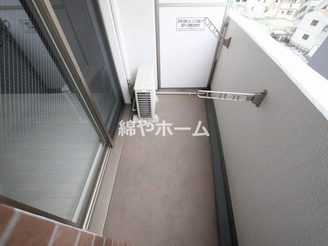 ラシーヌ日本橋のバルコニー|お洗濯にも便利なバルコニー付き