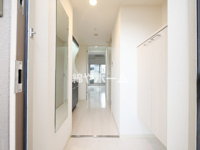 ラシーヌ日本橋の玄関|収納もある玄関です