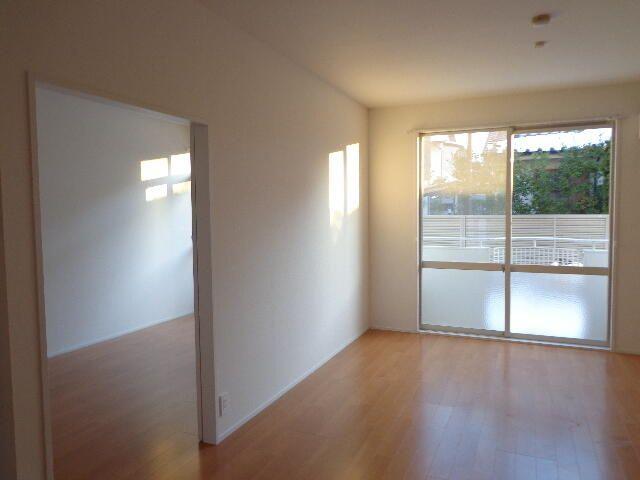 エルファミールの居間・リビング