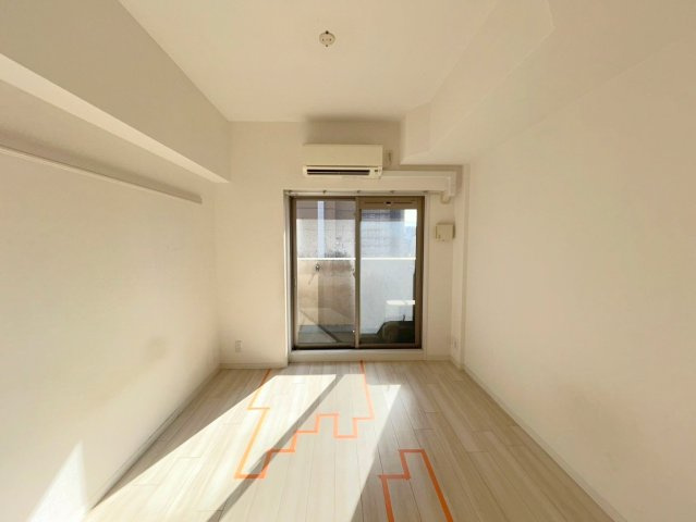 プレサンス新大阪ヴィガの居間・リビング