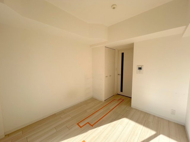 プレサンス新大阪ヴィガの居間・リビング