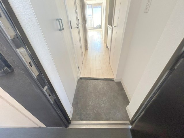 プレサンス新大阪ヴィガの玄関