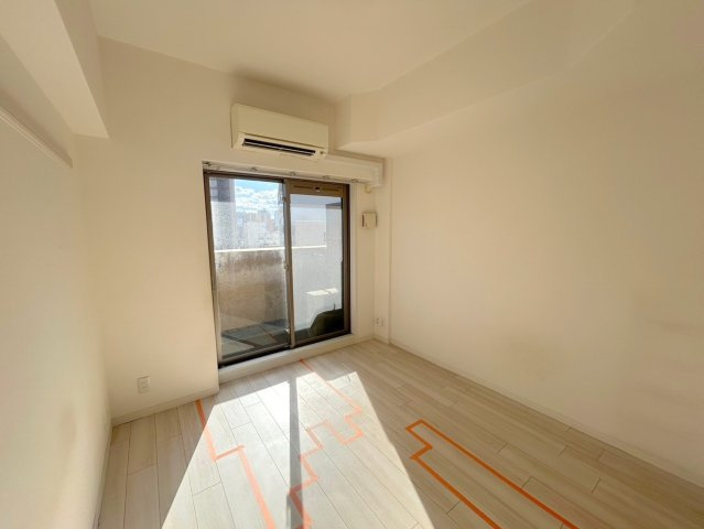 プレサンス新大阪ヴィガの居間・リビング