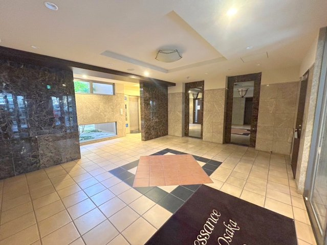 プレサンス新大阪ヴィガのロビー