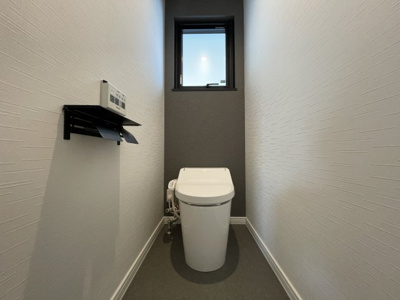 【トイレ】 | 【新築分譲住宅】山形市砂塚　全3棟 | 【Toilet】
寛ぎだけではない、快適な生活を送る為に必要なもの。毎日使う場所だから、より快適な空間に仕上げられています。