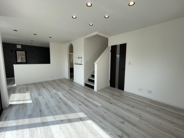 【居間・リビング】 | 【新築分譲住宅】山形市砂塚　全3棟 | 【Living room】
ご家族やお客様との時間など、多くの時を刻む空間。何気なく過ぎる時でさえも上質なひと時となる快適な空間を目指して。