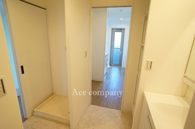 【内装】 | サーパス小阪 | 2WAYの洗面室です♪