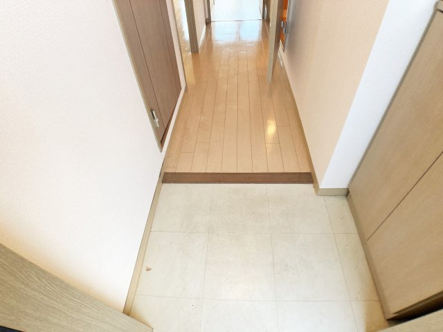 リンデンバウムＪ３の玄関