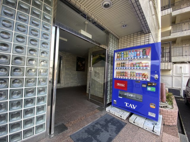 福徳ハイツのエントランス