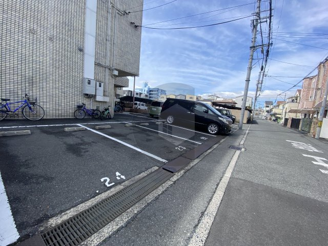 福徳ハイツの駐車場