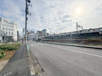 【前面道路含む現地写真】