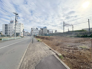 【前面道路含む現地写真】