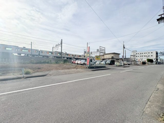 【前面道路含む現地写真】