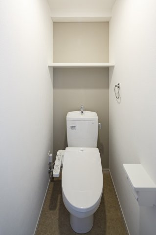 アルファシオ　ミラーニ　5階のトイレ|別号室のものです。現状優先になります。