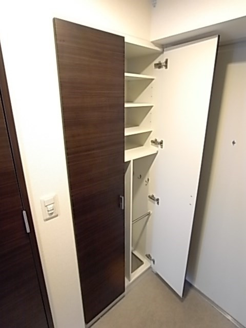 エステムコート神戸ハーバーランド前Ⅵピクシスの収納