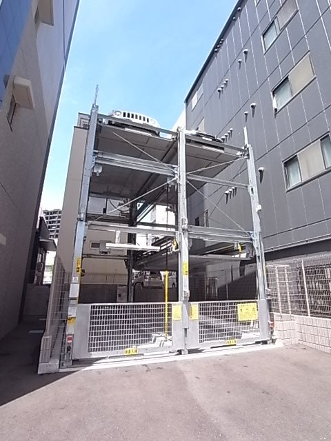 エステムコート神戸ハーバーランド前Ⅵピクシスの駐車場