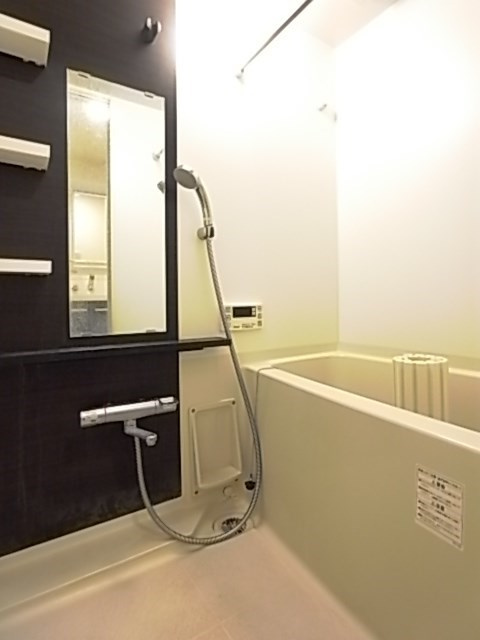 エステムコート神戸ハーバーランド前Ⅵピクシスの浴室