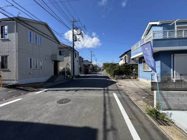 流山市鰭ヶ崎新築戸建（鰭ヶ崎20期）の前面道路含む現地写真|南西側前面道路・幅員約8ｍ