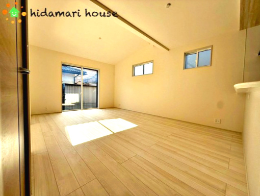 蓮田市西新宿3丁目　新築平屋戸建　ブルーミング01の前面道路含む現地写真