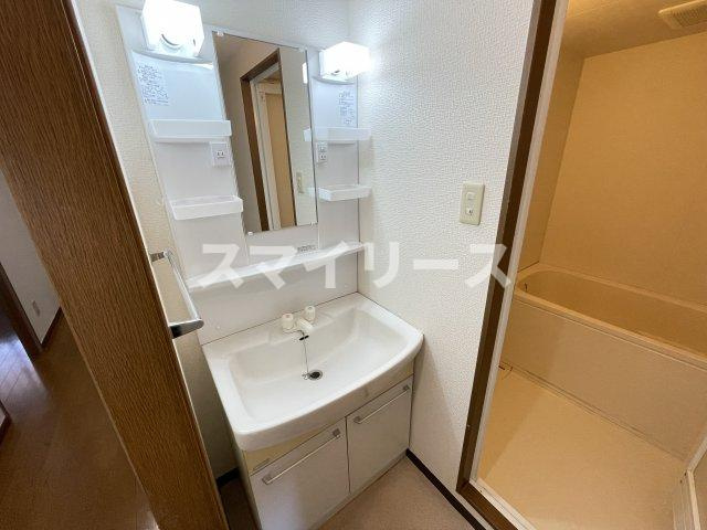 ファミール新柏の独立洗面台