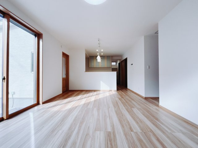 【新築戸建】本庄市小島6丁目の居間・リビング|■リビング｜毎日の家族とのご飯も大切に、充実できるようオシャレなダイニングキッチンをご用意しました♪より家族との絆も深まります＾＾