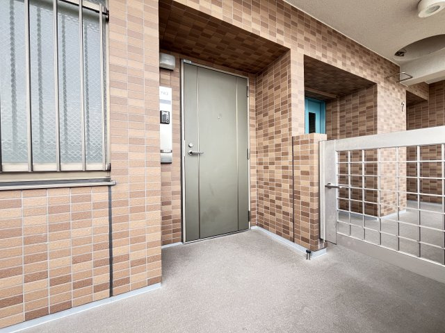 フェアロージュ西葛西四季の道の玄関