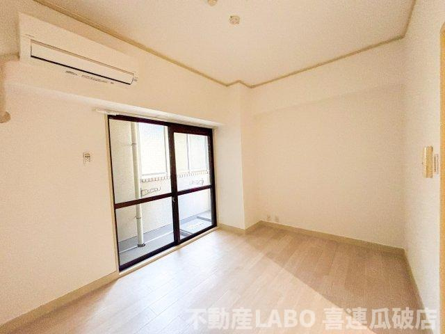 T・Hビルの洋室