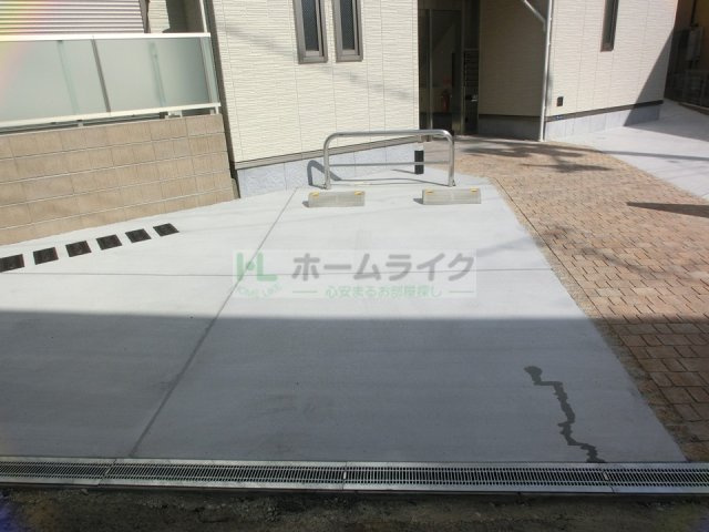 シャーメゾンスピカの駐車場