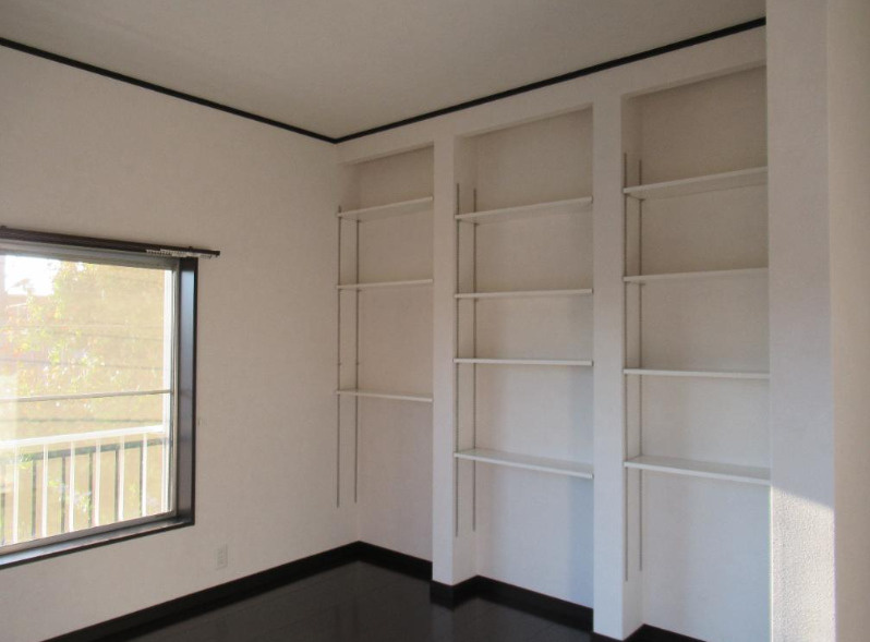 草加市瀬崎７丁目の住付店舗の収納