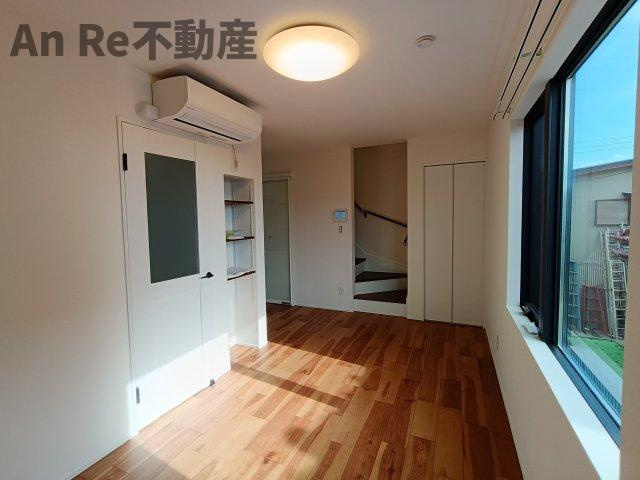ベックアパートメント東川口の居間・リビング|別部屋イメージ写真