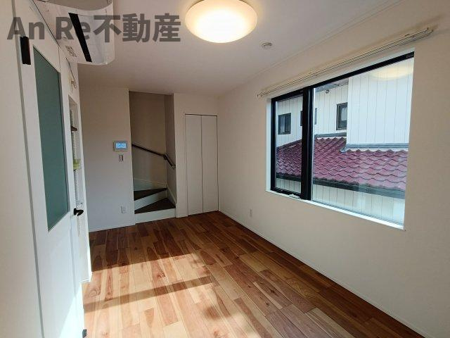ベックアパートメント東川口の居間・リビング|別部屋イメージ写真