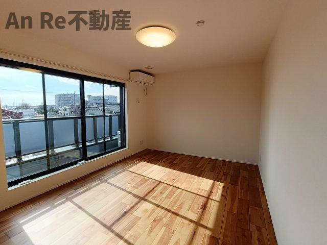 ベックアパートメント東川口の洋室