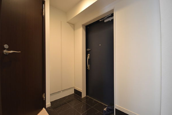 ティモーネ深川リーヴァの玄関