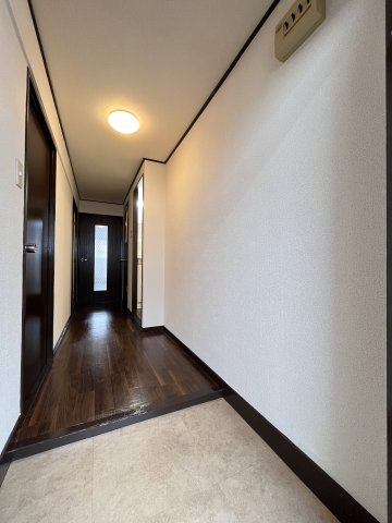 コーポスタンレーの玄関