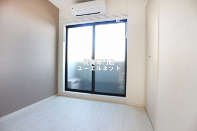 【寝室】 | ソラーレ吹田 | 明るく開放感のある居室で、自分だけのくつろぎ空間を。