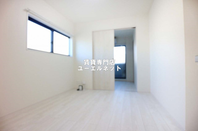 【居間・リビング】 | ソラーレ吹田 | ゆったりとくつろげる、落ち着きのある居室空間です