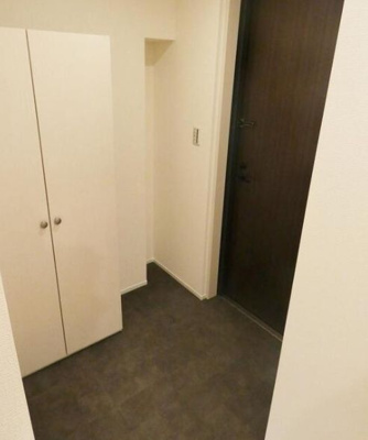 【玄関】 | ヴィラコート西早稲田 | 収納もある玄関です