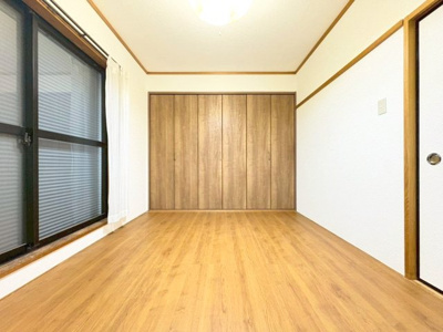 【洋室】 | 箕面市半町1丁目貸家