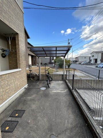 エルシティ　オリビアIIの駐車場